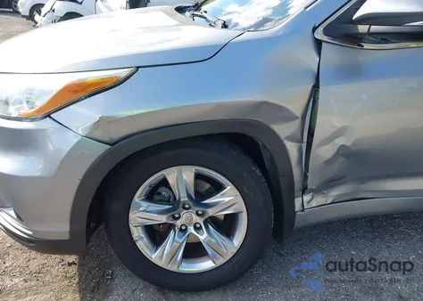 2015 Toyota Highlander Limited Platinum V6 z USA, uszkodzony, nr VIN 5TDYKRFH5FS060196